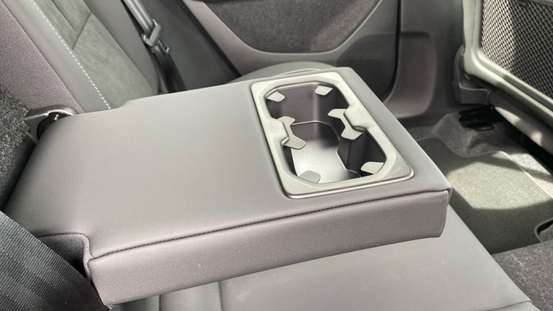 Volvo XC40 2.0 B4P Plus Black Edition 5dr Auto Petrol Estate